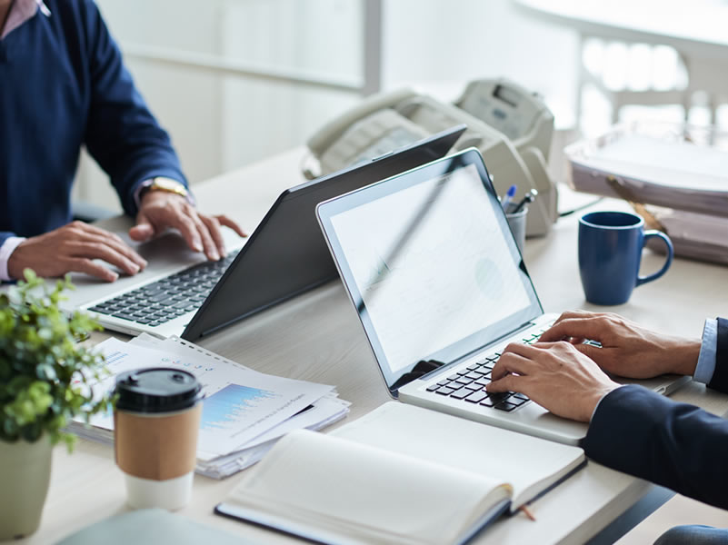 Equipo profesional argentino en CBS Brokers